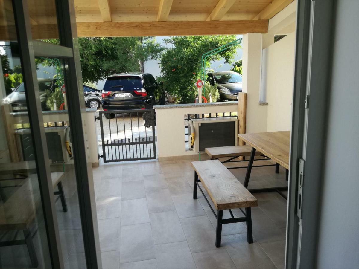 Kuca Za Odmor Pende Villa Banjol Bagian luar foto
